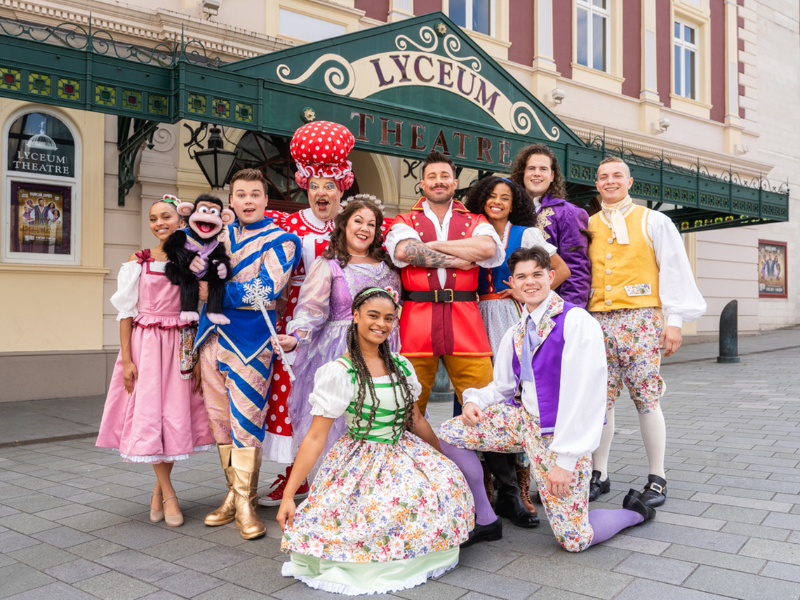 Full cast announced for Beauty and the Beast Sheffield Theatres
